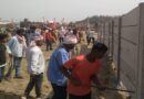 रांची के पिस्का मोड़ में आदिवासी संगठनों ने अवैध रूप से निर्मित चहारदिवारी को ढहा दिया, पुलिस पर लगा जमीन दलालों का समर्थन करने का आरोप