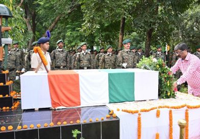 राज्यपाल सीपी राधाकृष्णन एवं मुख्यमंत्री हेमन्त सोरेन ने माओवादियों द्वारा किए गए आईईडी ब्लास्ट में शहीद जवान राजेश कुमार को दी श्रद्धांजलि