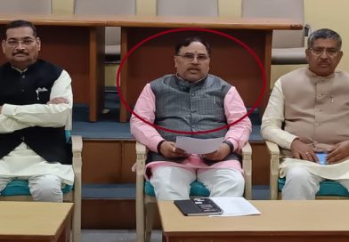 बाबूलाल मरांडी सिर्फ नाम के प्रदेश अध्यक्ष, असली भाजपा प्रदेश अध्यक्ष तो कर्मवीर सिंह है, तभी तो प्रदेश मुख्यालय में सभी कर्मवीर को खोजते व उनकी परिक्रमा करने में रुचि दिखाते हैं
