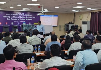 540 निर्वाचन संबंधी पदाधिकारियों-कर्मियों को मिला मतदान केंद्र के क्षेत्रों को जियो फेंसिंग करने का प्रशिक्षण