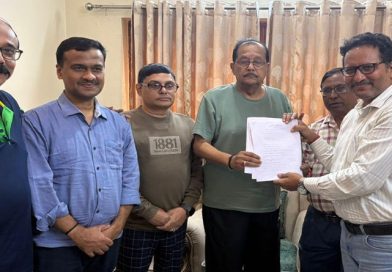 अपने यहां कार्यरत पत्रकारों को वेतन व भविष्य निधि की राशि तक पर कुंडली मारकर बैठ जानेवाले घाघ लोगों को हो रही अपनी पेंशन की चिंता