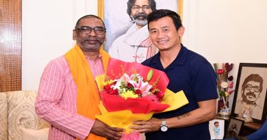 CM हेमन्त सोरेन ने भारतीय फुटबॉल टीम के पूर्व कप्तान वाइचुंग भूटिया से मुलाकात के दौरान कहा, सरकार खेल प्रतिभाओं को निखारने के लिए प्रतिबद्ध