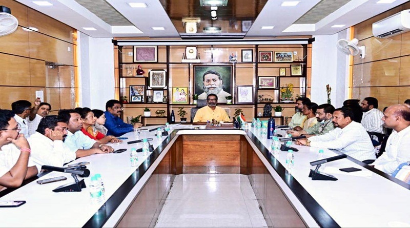 झामुमो बिहार के चकाई, धमदाहा, कटोरिया, मनिहारी, जमुई और पीरपैंती विधानसभा सीटों पर अपना उम्मीदवार उतार सकती है- सूत्र