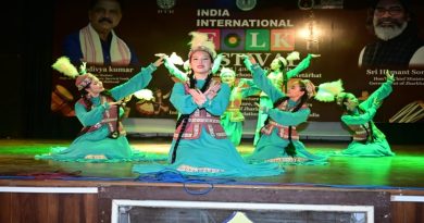 कज़ाखस्तान की विश्व प्रसिद्ध 12 सदस्यीय ऑल गर्ल्स तुमार डांस ग्रुप ने नेतरहाट स्कूल में सांस्कृतिक कार्यक्रम किये पेश