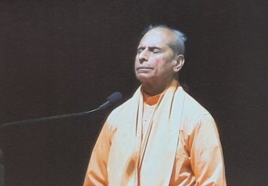 आप स्वयं को शरीर नहीं आत्मा समझें, आप ईश्वर के प्रतिबिम्ब के रूप में बने हैं, इसलिए आपको हर हाल में ईश्वर में ही एकाकार होना हैः स्वामी शुद्धानन्द