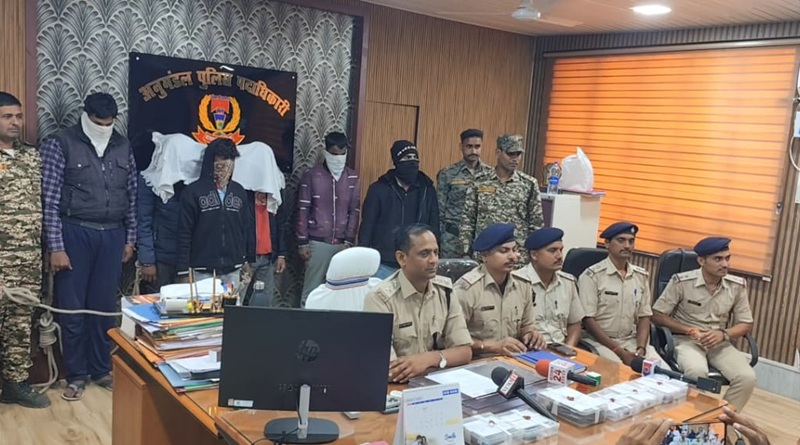 ग्रामीण डॉक्टर से रंगदारी मांगने के मामले में हजारीबाग पुलिस की बड़ी कार्रवाई, छः अपराधी गिरफ्तार, हथियार व गोली बरामद