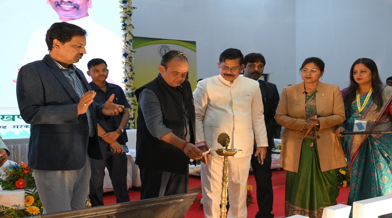 राज्य स्तरीय पुरुष नसबंदी अभियान का शुभारंभ, स्वास्थ्य मंत्री डॉ. इरफान ने जागरूकता रथ एवं डाक विभाग के वाहन को हरी झंडी दिखाकर किया रवाना