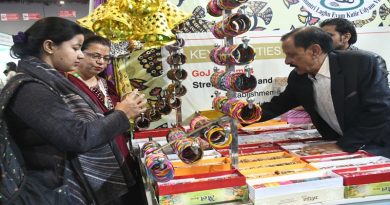 दिल्ली के प्रगति मैदान में चल रहे भारतीय अंतरराष्ट्रीय व्यापार मेले में झारखण्ड की महिलाओं द्वारा निर्मित उत्पाद बन रहे आकर्षण के केंद्र, लाइव तसर सिल्क डेमो ने खींचा आगंतुकों का ध्यान