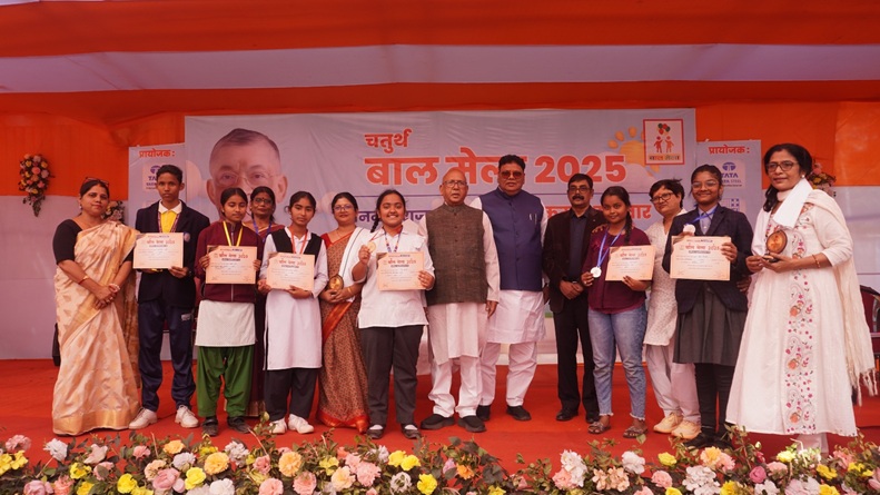 चतुर्थ बाल मेला में भाषण प्रतियोगिताः स्क्रीन टाइम का बढ़ना खतरनाक, सोशल मीडिया फूहड़बाजी का अड्डा, कक्षा 9 से 12 में रितु और काजल ने मारी बाजी