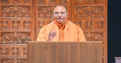 यह संसार ईश्वर ने दुख सहने के लिए नहीं, मनोरंजन के लिए बनाया है, जो व्यक्ति लोकहित को ध्यान में रख छोटा या बड़ा काम करते हैं, यही कर्म निष्काम कर्म कहलाता है, जो ईश्वर को प्रिय हैः स्वामी ईश्वरानन्द