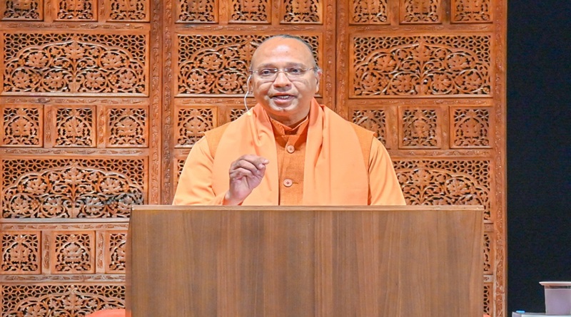 यह संसार ईश्वर ने दुख सहने के लिए नहीं, मनोरंजन के लिए बनाया है, जो व्यक्ति लोकहित को ध्यान में रख छोटा या बड़ा काम करते हैं, यही कर्म निष्काम कर्म कहलाता है, जो ईश्वर को प्रिय हैः स्वामी ईश्वरानन्द