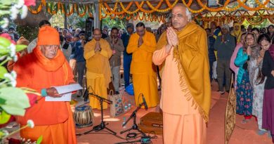 प्रेमावतार परमहंस योगानन्द जी का जन्मदिनः योगदा आश्रम में अनुभूति ऐसी कि जैसे योगानन्द स्वयं अपने जन्मोत्सव को देखने योगदा भक्तों के बीच में अवतरित हो गये हो