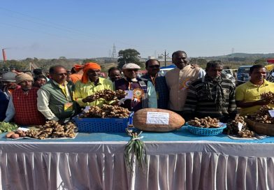 जमाना बदला, खेती भी बदली, नई तकनीकी से करें खेतीः डॉ. भूपेंद्र