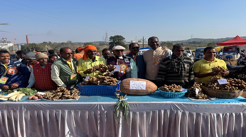 जमाना बदला, खेती भी बदली, नई तकनीकी से करें खेतीः डॉ. भूपेंद्र