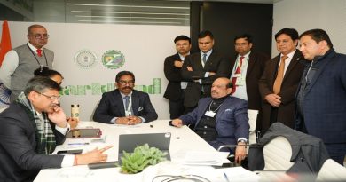 दावोस में CM हेमन्त सोरेन से लूलू ग्रुप के फाउंडर ने की मुलाकात, वहीं वेलस्पन वर्ल्ड ने झारखण्ड में प्लास्टिक उद्योग क्षेत्र में 300 करोड़ रुपये के निवेश का प्रस्ताव रखा