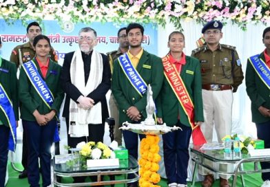 राज्यपाल ने अपनी आपबीती सुनाकर बच्चों को किया प्रेरित, कहा कठिन परिस्थितियाँ भी आपको आगे बढ़ने से नहीं रोक सकतीं, यदि आपके भीतर दृढ़ इच्छाशक्ति और आत्मविश्वास हो