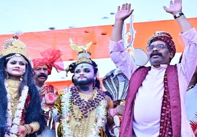 मुख्यमंत्री हेमन्त सोरेन महाशिवरात्रि के अवसर पर पहुंचे पहाड़ी मंदिर, भगवान भोलेनाथ की पारंपरिक विधि-विधान से की पूजा-अर्चना, राज्य की प्रगति, सुख-शांति व समृद्धि की कामना की