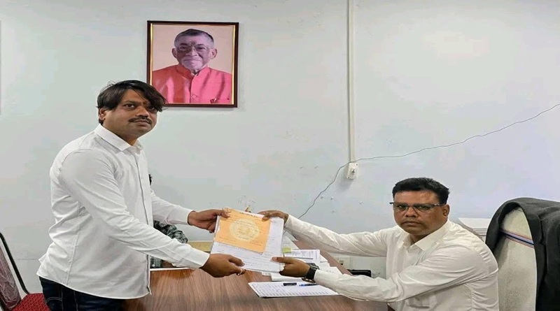 धनबाद में हो रहे नगर निकाय चुनाव में भाजपा के शीर्षस्थ केन्द्रीय व प्रदेशस्तरीय नेताओं का तेल निकालने में लगे धनबाद के ही कट्टर भाजपाई