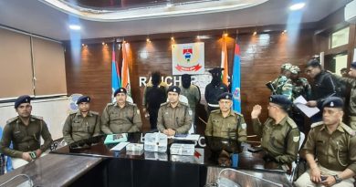 रांची के व्यवसायियों के बीच दहशत फैलाने की योजना बनाने में लगे तीन अपराधियों को हथियारों समेत रांची पुलिस ने किया गिरफ्तार