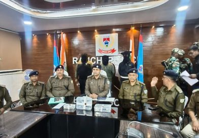रांची के व्यवसायियों के बीच दहशत फैलाने की योजना बनाने में लगे तीन अपराधियों को हथियारों समेत रांची पुलिस ने किया गिरफ्तार