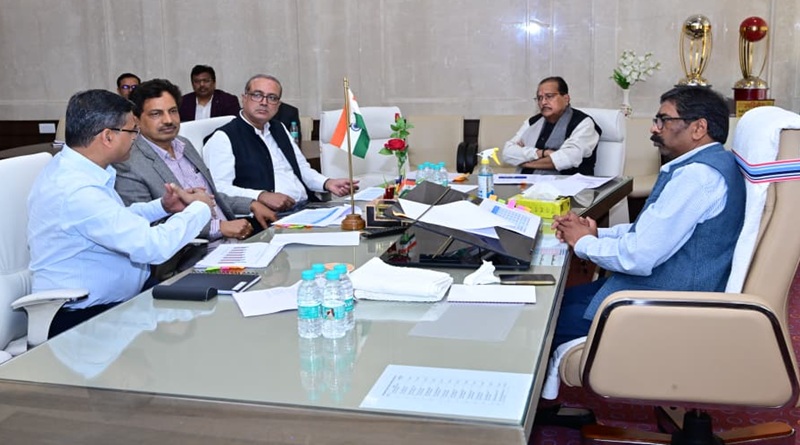 मुख्यमंत्री हेमन्त सोरेन की अध्यक्षता में झारखंड विधानसभा के बजट सत्र के सुचारु संचालन एवं उसकी रूपरेखा को लेकर हुई उच्चस्तरीय बैठक