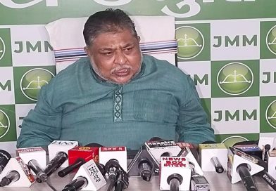 नगर निकाय चुनाव में भाजपा फ्रस्ट्रेशन की शिकार, बाबूलाल खुद को दूल्हा बता 200 लोगों को प्रचार के अंतिम दिन खस्सी भात खिला दिये और उधर रघुवर 28 दिनों वाली फरवरी महीने में 30 को जश्न मनायेंगेः झामुमो