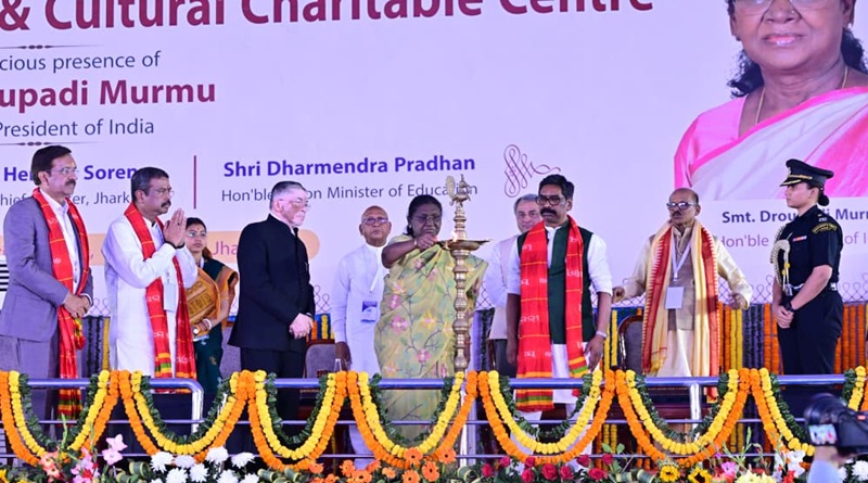 राष्ट्रपति द्रौपदी मुर्मु, राज्यपाल संतोष कुमार गंगवार, मुख्यमंत्री हेमन्त सोरेन की उपस्थिति में जमशेदपुर में श्री जगन्नाथ आध्यात्मिक एवं सांस्कृतिक केंद्र निर्माण हेतु भूमि पूजन कार्यक्रम संपन्न