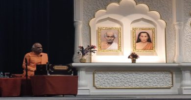 आत्मा का क्रमिक विकास कई जन्मों जबकि शरीर का एक ही जन्म में, इसलिए जीवन का एकमात्र लक्ष्य ईश्वर प्राप्ति है, न कि जैसे-तैसे जीनाः स्वामी गोकुलानन्द