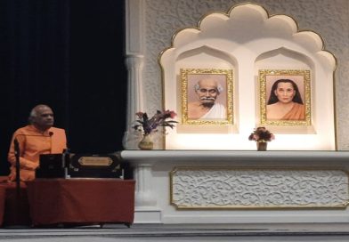 आत्मा का क्रमिक विकास कई जन्मों जबकि शरीर का एक ही जन्म में, इसलिए जीवन का एकमात्र लक्ष्य ईश्वर प्राप्ति है, न कि जैसे-तैसे जीनाः स्वामी गोकुलानन्द