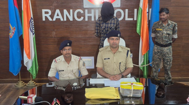 प्रिंस खान आपराधिक गिरोह का प्रमुख शूटर धनबाद का सचिन यादव रांची पुलिस की गिरफ्त में