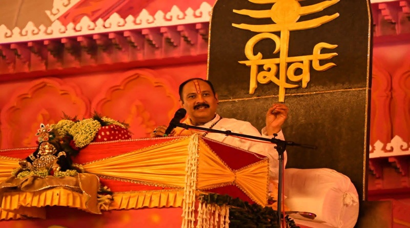जिन्हें कभी लताड़ा था प्रख्यात संत प्रेमानन्द जी महाराज ने, उन्हें महान बनाने में जुटी प्रिंट व इलेक्ट्रॉनिक मीडिया, समिति के नाम पर भाजपाइयों द्वारा प्रदीप मिश्रा के प्रवचन का आयोजन, समस्याओं से कितनी मुक्ति मिली ये भक्त ही जाने