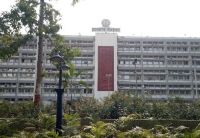 बड़े पैमाने पर पदों के रिक्त होने के बावजूद, कार्मिक विभाग में पिछले एक साल से पदस्थापन के इंतजार में बैठे हैं 60-65 प्रशासनिक अधिकारी, सरकार इन्हें बैठे-बैठाये दे रही लाखों के वेतन, कोई काम नहीं ले रही