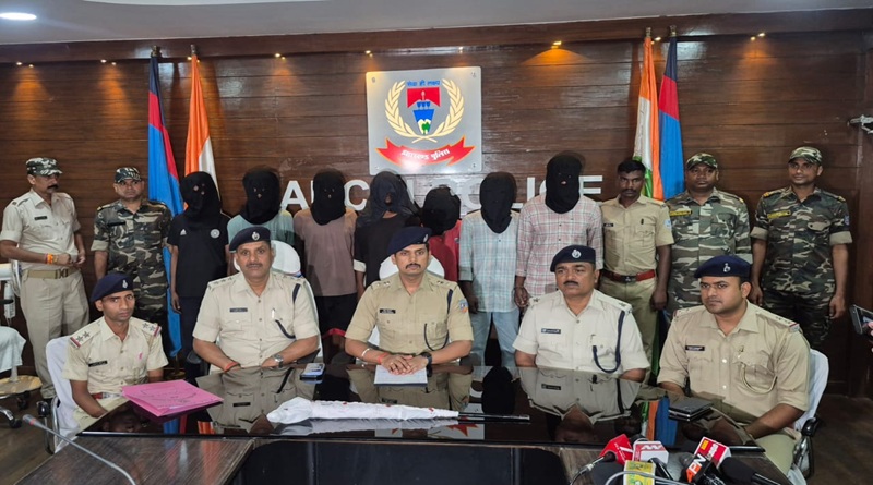 रांची के रातू थाना क्षेत्र में सतीश कुमार पर हमला करनेवाले व लाइसेंसी राइफल छीनकर भागनेवाले सात अपराधियों को पुलिस ने किया गिरफ्तार