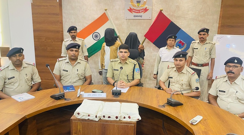 रामगढ़ के शिव शंकर ज्वेलर्स में हुई डकैती मामले में दो गिरफ्तार, लुटी गई सारी सामान बरामद