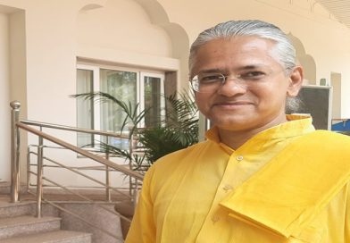 अपने जीवन में सामंजस्यता लाने के लिए आपको सर्वप्रथम स्वयं से प्रेम करना सीखना होगाः ब्रह्मचारी अतुलानन्द