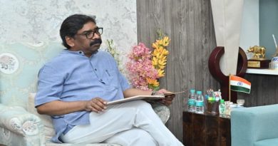 झारखंड में पड़ रही भीषण गर्मी को देखते हुए CM हेमन्त सोरेन ने अधिकारियों से कहा – सभी सरकारी कार्यालयों के बाहर एवं सार्वजनिक स्थलों पर आम जनों के लिए पेयजल की समुचित व्यवस्था सुनिश्चित करें