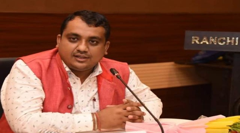 दीपेश निराला के कलम सेः मखमली दीवारों के पीछे का खौफनाक सन्नाटा: कब तक मौन रहेगा समाज?