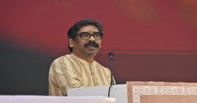 CM हेमन्त सोरेन ने कहा “आदिनिवास ऐप” के माध्यम से हमारी संस्कृति, भाषा, भूमि, परंपरा और जीवनशैली के संरक्षण के साथ-साथ रोजगार और आर्थिक विकास के अवसरों को गति प्रदान करना ही हो इसका उद्देश्य