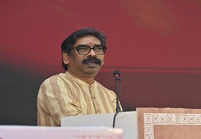 CM हेमन्त सोरेन ने कहा “आदिनिवास ऐप” के माध्यम से हमारी संस्कृति, भाषा, भूमि, परंपरा और जीवनशैली के संरक्षण के साथ-साथ रोजगार और आर्थिक विकास के अवसरों को गति प्रदान करना ही हो इसका उद्देश्य