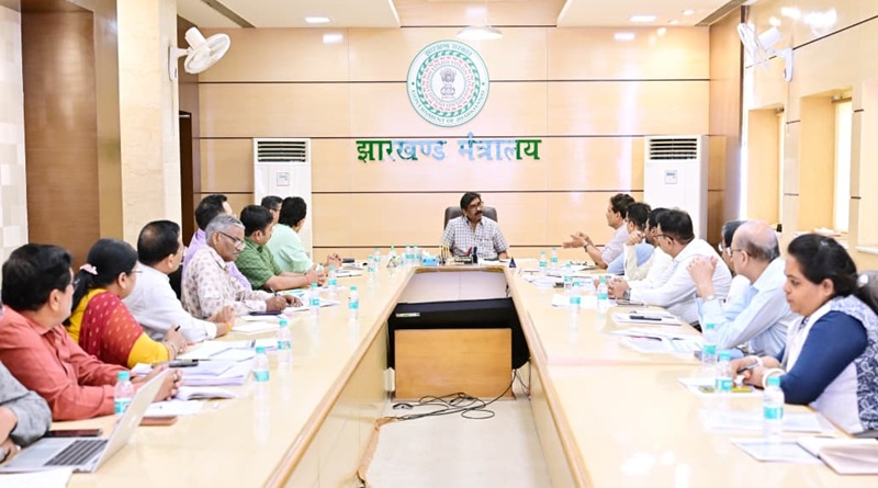 CM हेमन्त सोरेन की अध्यक्षता में संपन्न हुई स्कूली शिक्षा एवं साक्षरता विभाग की समीक्षात्मक बैठक में सीएम स्कूल ऑफ़ एक्सीलेंस की संख्या बढ़ाकर पांच हजार किए जाने की योजना में तेजी लाने पर विचार