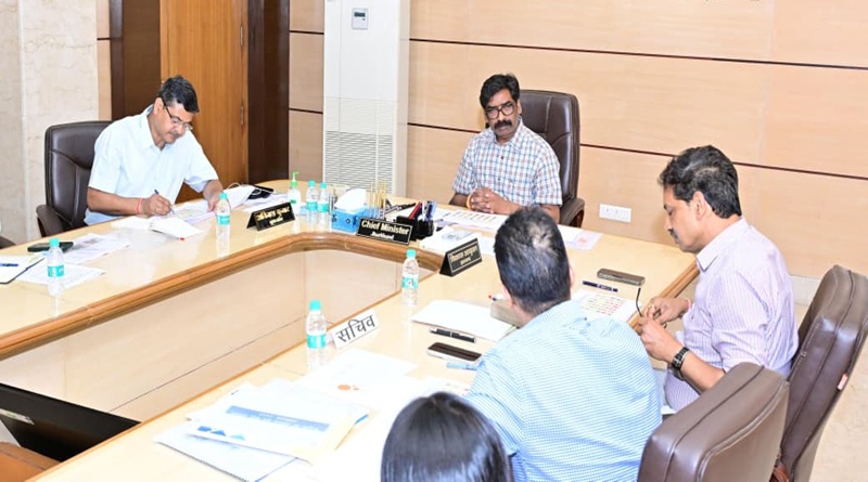 CM हेमन्त सोरेन की अध्यक्षता में महिला, बाल विकास एवं सामाजिक सुरक्षा विभाग की अद्यतन कार्य प्रगति की समीक्षात्मक बैठक में सखी वन स्टॉप सेंटर के उपयोग के प्रति महिलाओं को जागरूक करने पर जोर