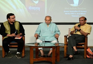 अशोक टंडन के कथनानुसार संघ और वाजपेयी जी के सम्बंधों को लेकर काफ़ी भ्रम फैलाने की कोशिश की गई, रामबहादुर राय के शब्दों में वाजपेयी जी वही बोलते थे, जो उनको बोलना होता था