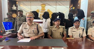 पाकुड़ में पिछले दिनों कई दिनों से हो रही चोरी की घटनाओं में लिप्त छः अपराधियों को स्थानीय पुलिस ने किया गिरफ्तार