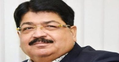 ये वही परिमल नाथवानी हैं जिनकी सांसद आदर्श ग्राम योजना बड़ाम में मात्र छह से आठ साल में ही टें बोल दी, फिर भी यहां के विधायकों व पत्रकारों के लिए पता नहीं कैसे वो युगद्रष्टा बने हुए हैं?
