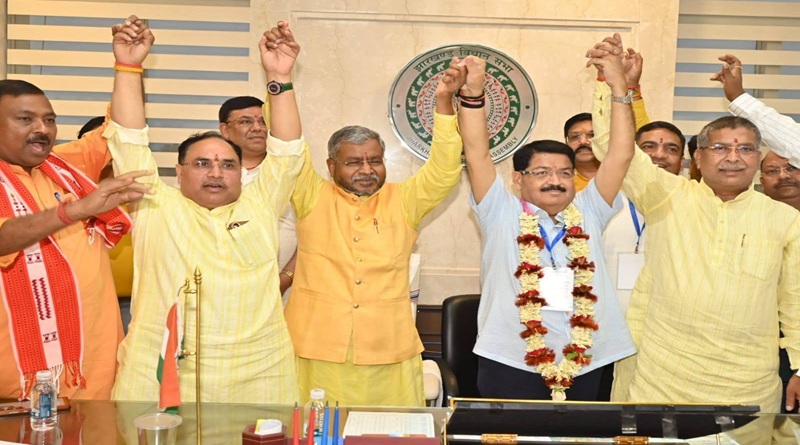 एक बार फिर विद्रोही24 की बात सच निकलीः झारखण्ड के विधायकों ने झारखण्डी मूल्यों का रखा मान, महान युगद्रष्टा, प्रणव स्वपन तोड़क, परिमल नाथवानी भगवान को राज्यसभा सांसद के रूप में किया पुनः प्रतिष्ठित