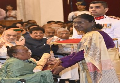 दिशोम गुरु शिबू सोरेन को मिला मरणोपरांत पद्मभूषण सम्मान, राष्ट्रपति द्रौपदी मुर्मु के हाथों रूपी सोरेन ने प्राप्त किया यह महत्वपूर्ण सम्मान