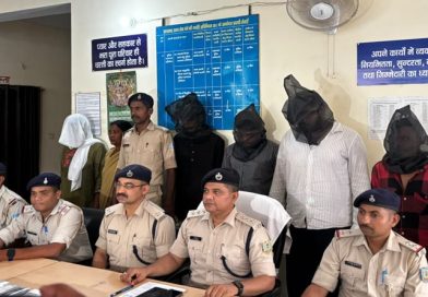 रांची के लालपुर थाना क्षेत्र में हुए लाखों रुपये मूल्य के जेवरात एवं नकदी चोरी कांड को हर्ष कुमार सिंह उर्फ आयुष ने अपने दोस्तों एवं महिला मित्र के साथ मिलकर दिया था अंजाम