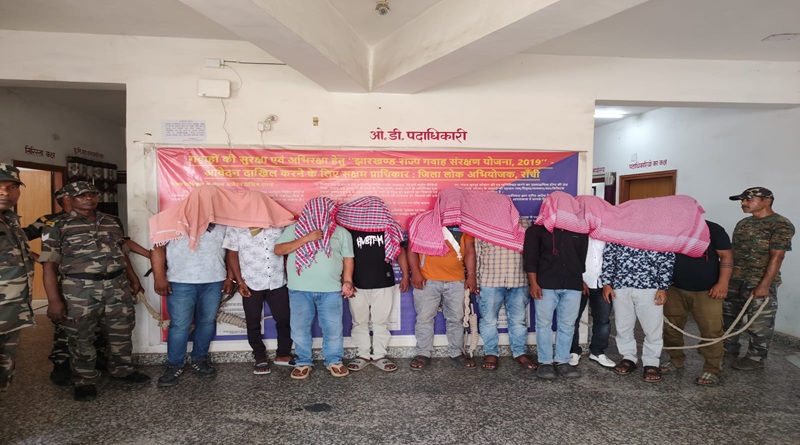 रांची के कुसई चौक में अवैध जुआ अड्डे पर पुलिस की छापेमारी, 10 जुआरी गिरफ्तार
