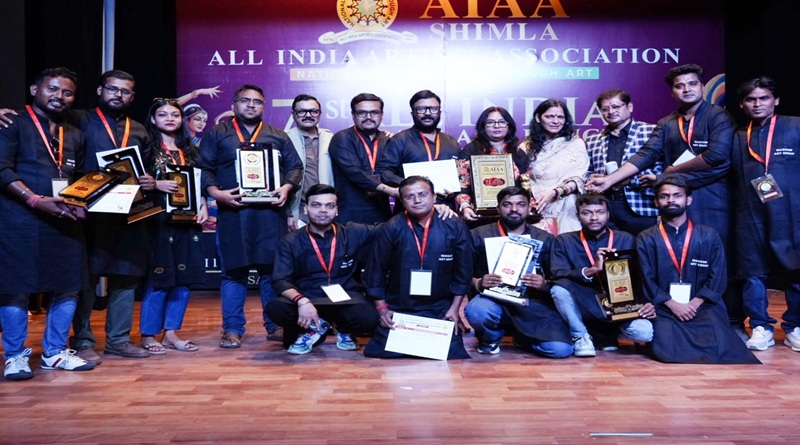राष्ट्रीय नाट्य प्रतियोगिता में पलामू की धूम, सात पुरस्कार जीतकर मासूम ने लहराया झारखंड का परचम, सैकत चट्टोपाध्याय बने बेस्ट एक्टर, मुनमुन चक्रवर्ती को मिला बेस्ट एक्ट्रेस का सम्मान