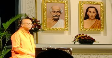 योग धर्म नहीं विज्ञान, यह स्वयं की सीमित मानवीय चेतना को ईश्वर की अनन्त चेतना से मिलाने का नाम हैः स्वामी ईश्वरानन्द गिरि